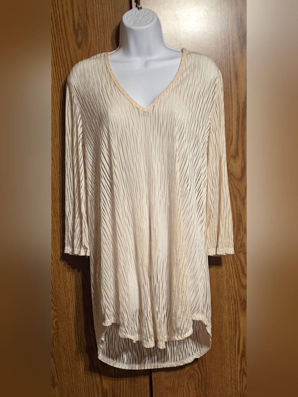 Jordan Taylor Cream Pleated V-Neck Tunic Coverup